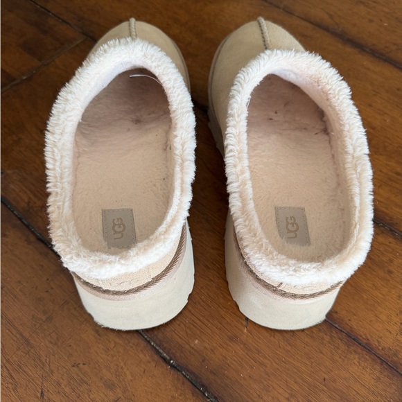 UGG Women's Tan Suede Mules - Picture 7 of 9